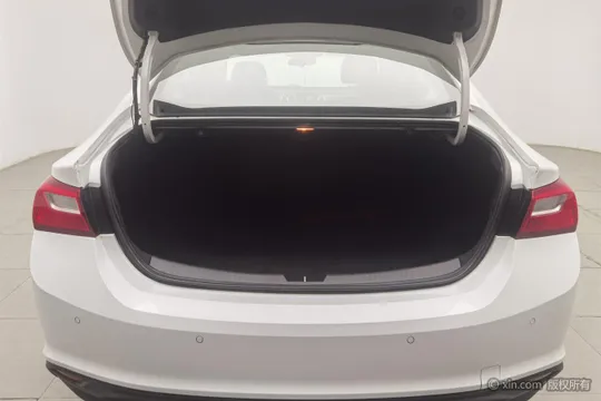 Chevrolet Malibu XL