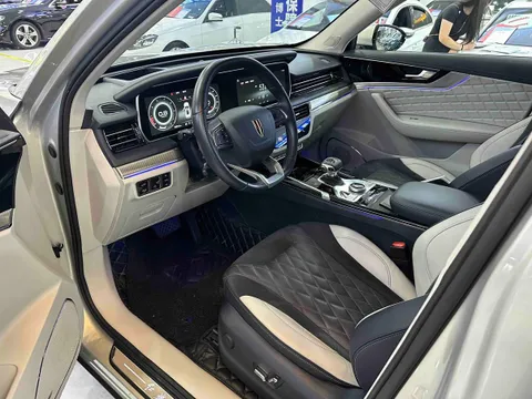 Hongqi HS5