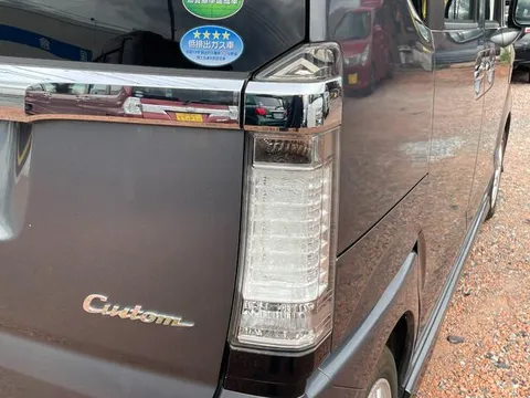Honda N-BOX Custom
