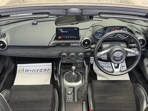 Mazda MX-5 (Roadster)