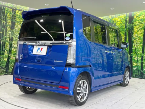 Honda N-BOX Custom