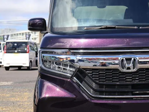 Honda N-BOX Custom