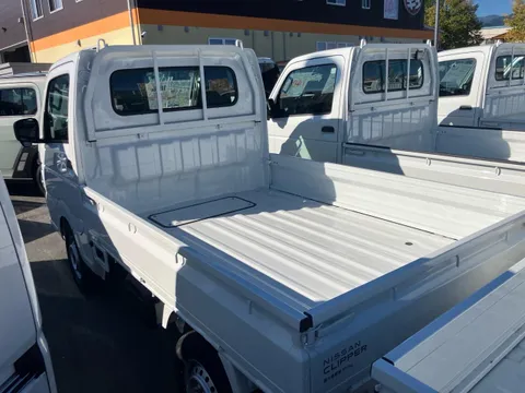Nissan Clipper Truck