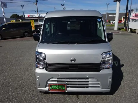 Nissan Clipper Van