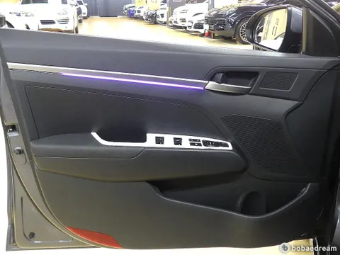 Hyundai Elantra (Avante)