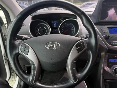 Hyundai Elantra (Avante)
