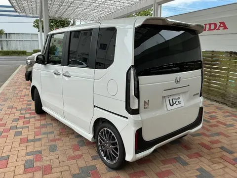 Honda N-BOX Custom