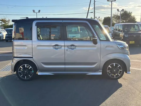 Suzuki Spacia Custom