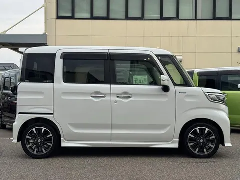 Suzuki Spacia Custom