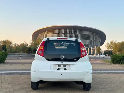 BYD F0