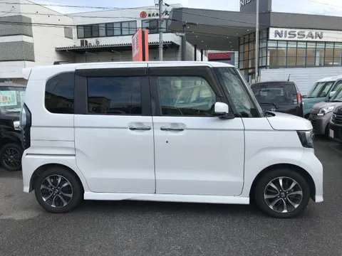 Honda N-BOX Custom