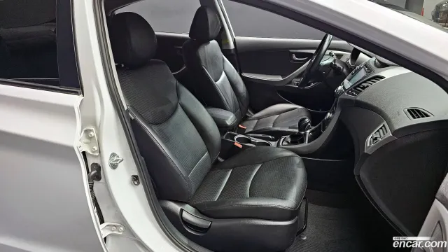 Hyundai Elantra (Avante)