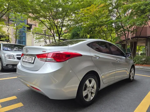Hyundai Elantra (Avante)