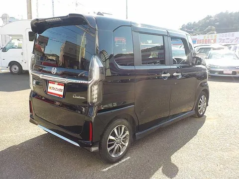 Honda N-BOX Custom