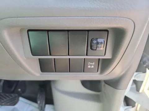 Mitsubishi Minicab Van