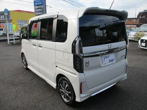 Honda N-BOX Custom
