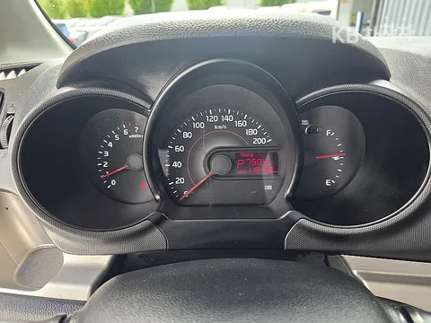 Kia Deluxe