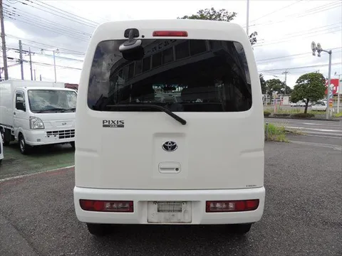 Toyota Pixis Van