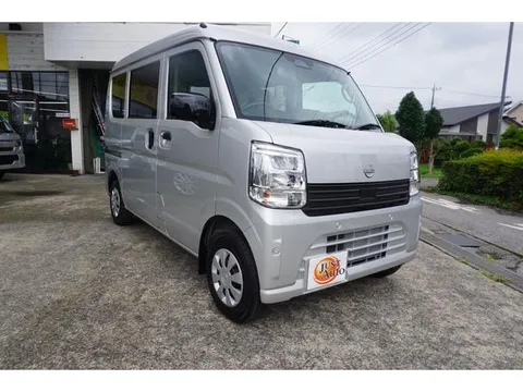 Nissan Clipper Van