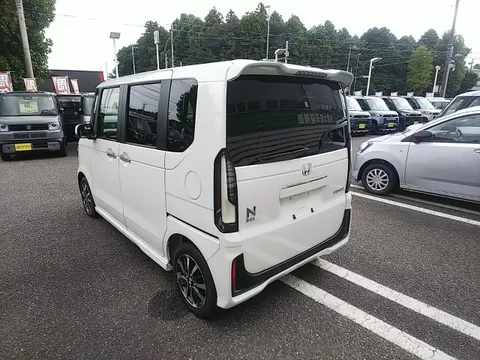 Honda N-BOX Custom