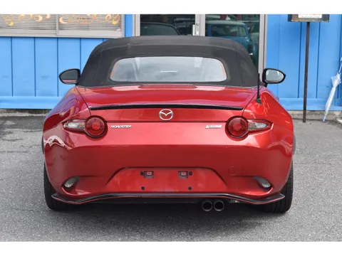 Mazda MX-5 (Roadster)
