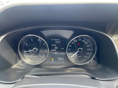 Hongqi H7