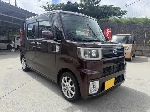 Toyota Pixis Mega