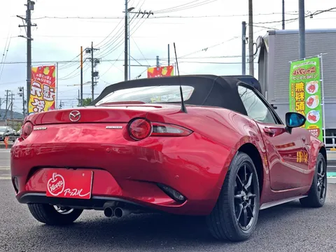 Mazda MX-5 (Roadster)
