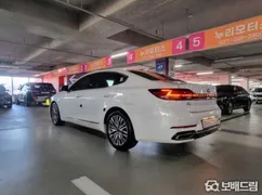 Kia Cadenza (K7)