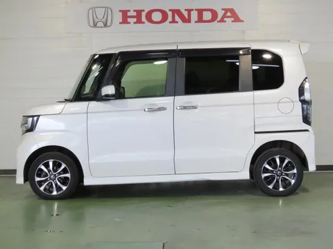 Honda N-BOX Custom