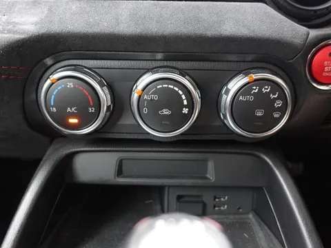 Mazda MX-5 (Roadster)