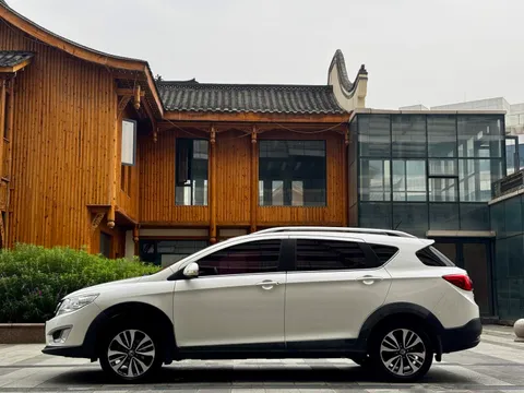 Dongfeng AX3
