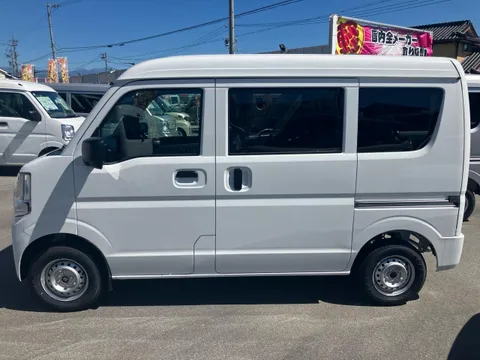 Mitsubishi Minicab Van