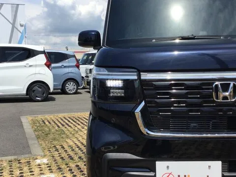 Honda N-BOX Custom