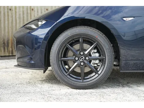 Mazda MX-5 (Roadster)