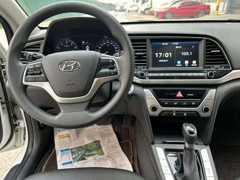 Hyundai Elantra (Avante)