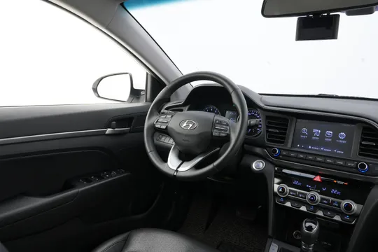 Hyundai Elantra (Avante)