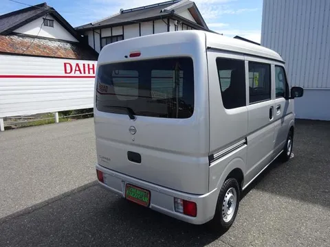 Nissan Clipper Van