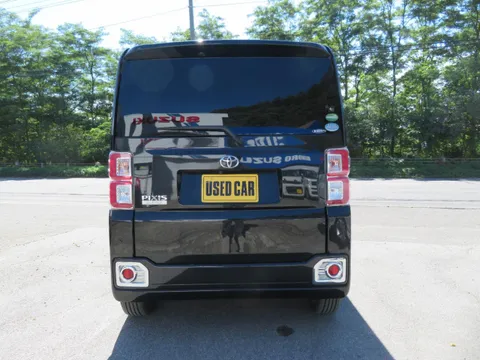 Toyota Pixis Mega
