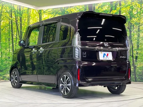 Honda N-BOX Custom