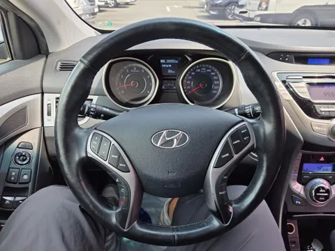 Hyundai Elantra (Avante)