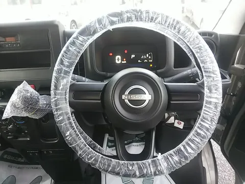 Nissan Clipper Van