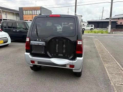 Mitsubishi Pajero Mini