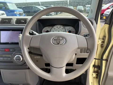 Toyota Pixis Space