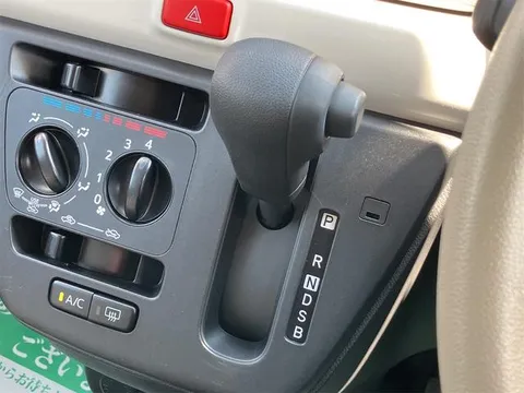 Daihatsu Mira Tocot
