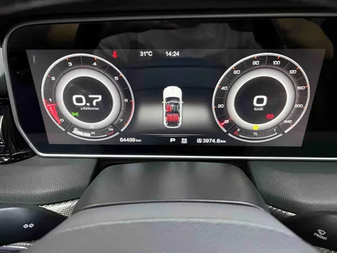 Hongqi HS5