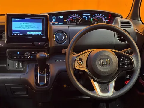 Honda N-BOX Custom