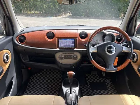Daihatsu Mira Gino