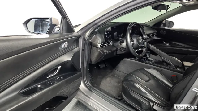 Hyundai Elantra (Avante)