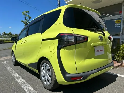 Toyota Sienta